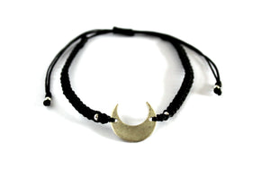 Globetrotter "Half moon" macrame bracelet